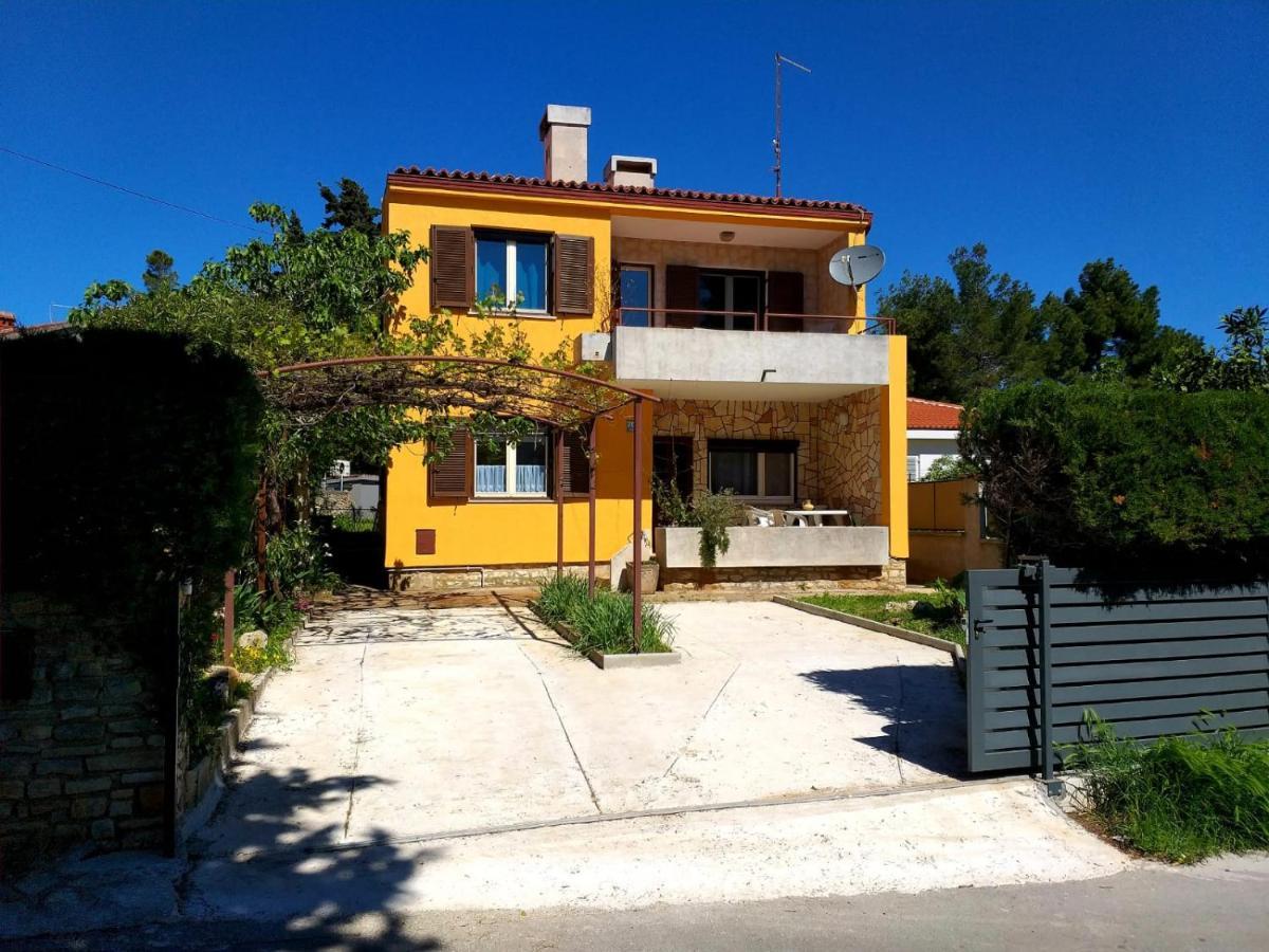 Appartements Clementina بريمونتيرا المظهر الخارجي الصورة